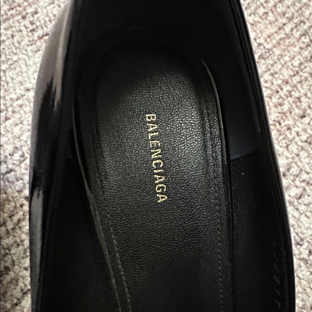 Balenciaga Black Heels with Gold BB logo - Picture 3 of 8